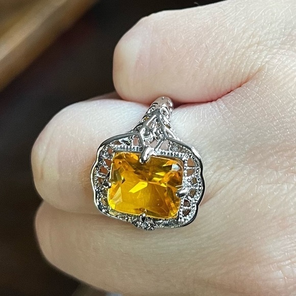 Size 7 Statement Ring - Picture 6 of 9